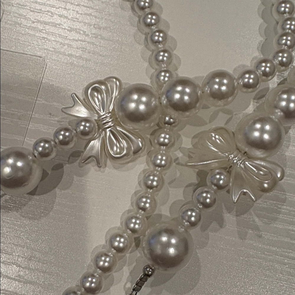 New Pearl Beaded Cell Phone Crossbody Lanyard with Bow Accent - White - Picture 2 of 4